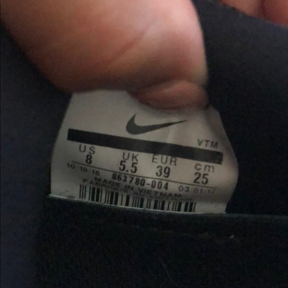 Nike Lunar Epic Running Shoes - Picture 5 of 6